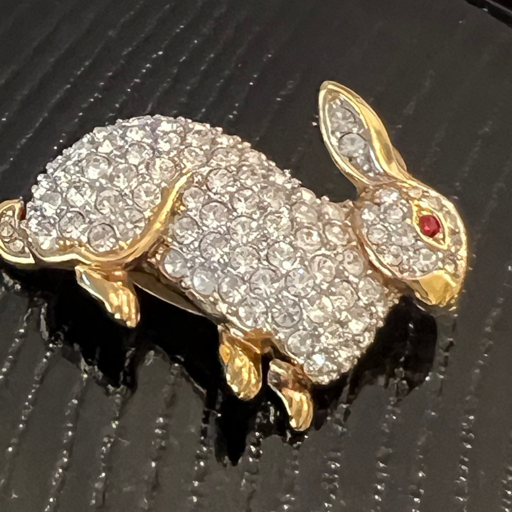Swarovski  A&S Rabbit Brooch - Picture 2 of 6